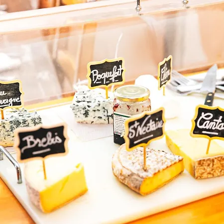 Hotel Logis Et Restaurant La Bombardiere