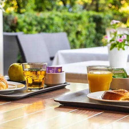 Logis Et Restaurant La Bombardiere 3*