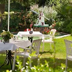 Logis Et Restaurant La Bombardiere Cuq-Toulza