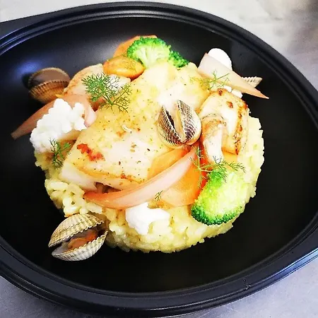 Logis Et Restaurant La Bombardiere מלון Cuq-Toulza