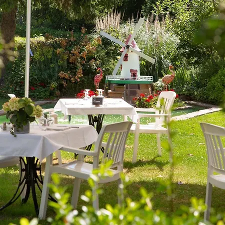 Logis Et Restaurant La Bombardiere Cuq-Toulza