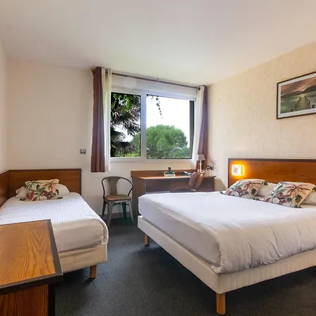 Hotel Logis Et Restaurant La Bombardiere 3*