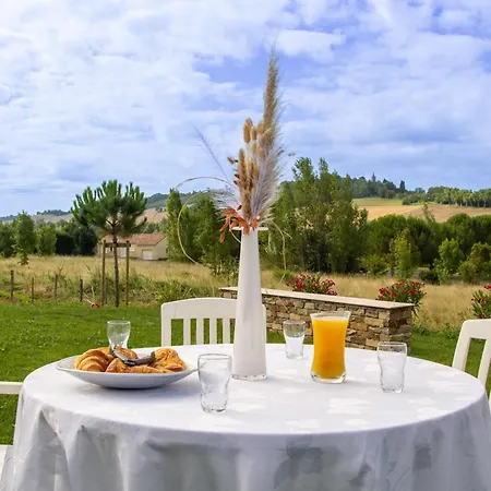 Logis Et Restaurant La Bombardiere מלון
