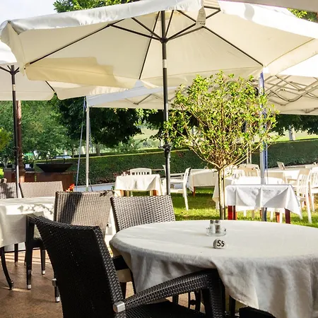 호텔 Logis Et Restaurant La Bombardiere