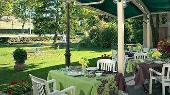 Logis Et Restaurant La Bombardiere Cuq-Toulza