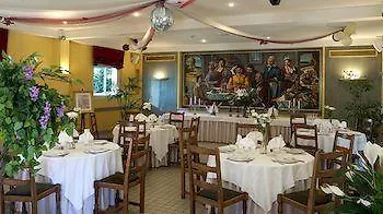 Logis Et Restaurant La Bombardiere