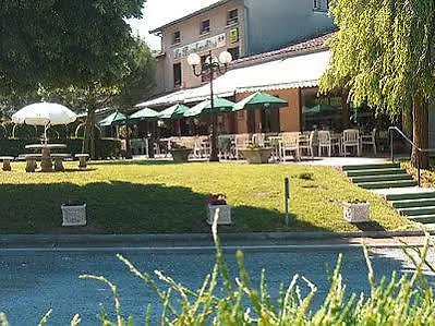 Logis Et Restaurant La Bombardiere